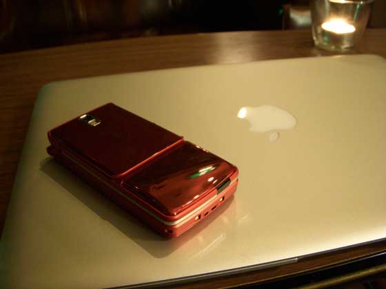 F906iのデザイン